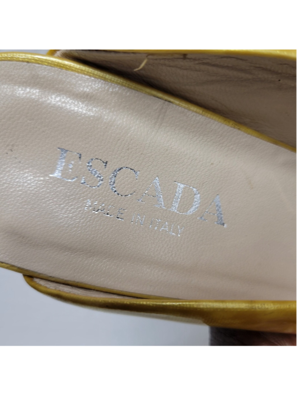 ESCADA Women's Yellow Patent Leather 3.5" Mule Heels Slip-On Shoes Size 8B - Picture 9 of 9